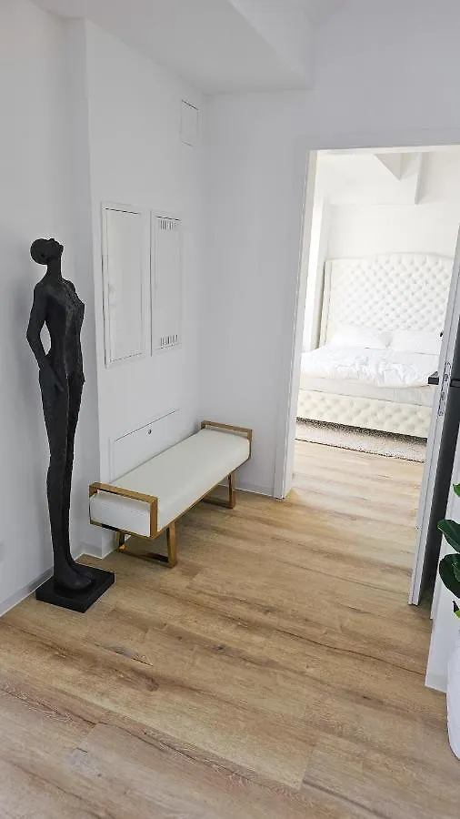 Luxus Dachgeschoss 80M² City Wohnung Münih 0*,